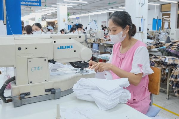 Doanh nghiệp đuổi việc lao động nữ mang thai bị phạt đến 40 triệu đồng