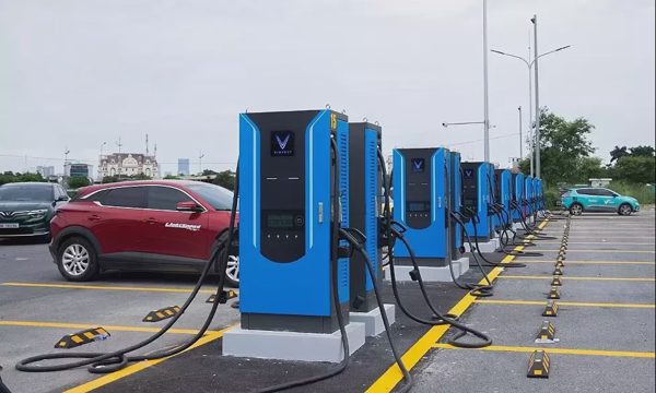 Doanh nghiệp không bắt buộc mở trạm sạc cho hãng xe khác