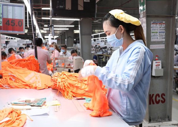 Doanh nghiệp phía Nam vượt bão giữa 'tứ bề khó'