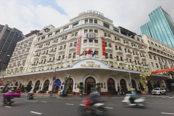 Doanh nghiệp sở hữu loạt khách sạn “đất vàng” TPHCM làm ăn ra sao?