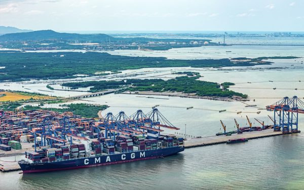 Doanh nghiệp TP.HCM vẫn chịu sức ép từ logistics và nhiều tiêu chuẩn mới