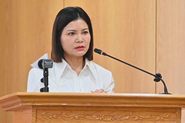 Doanh nghiệp tự quyết giá xăng dầu: Giám sát sao để tránh bắt tay thổi giá?