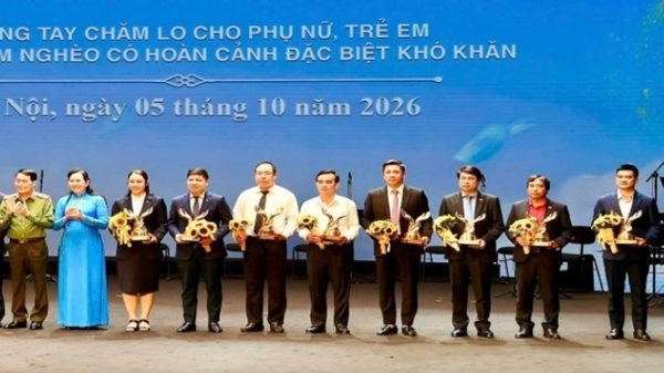 Doanh nhân Nguyễn Thị Phương Thảo dự chương trình "Kết nối yêu thương"