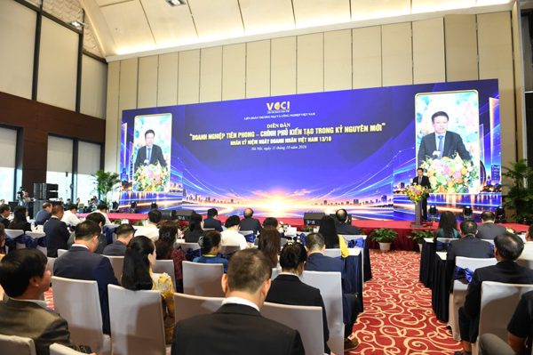 Doanh nhân Việt Nam: Từ yêu cầu tăng trưởng cao đến đổi mới mô hình phát triển