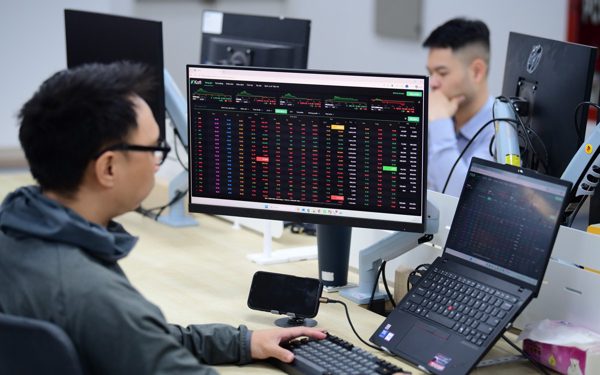 Đọc nhanh 15-10: S&P 500 giảm mạnh nhất từ tháng 7 sau chỉ số lạm phát, PV GAS lãi 9 tháng gần gấp đôi kế hoạch năm