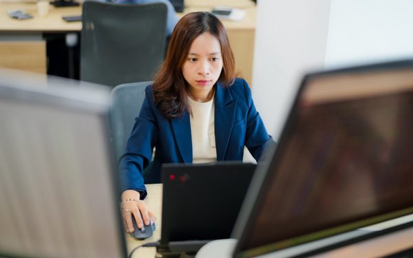 Đọc nhanh 28-9: S&P 500 hồi phục sau 3 phiên giảm, Hoa Sen tái cấu trúc mô hình hoạt động
