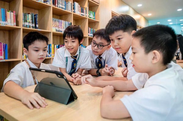 Đọc sách trong thời đại số: Thiếu nhi cần thêm kỹ năng chọn lọc thông tin