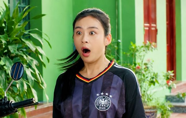 'Đội bóng nữ làng Xuân' tập 2: Minh bất ngờ phát hiện 'cao thủ' giấu nghề