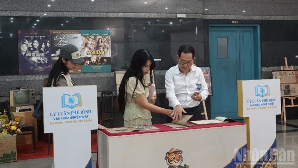 Đổi mới chương trình Lý luận, phê bình văn học, nghệ thuật Thành phố Hồ Chí Minh trên sóng truyền hình