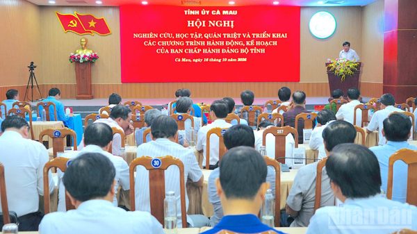Đổi mới nhận thức, đưa các nghị quyết của Đảng vào cuộc sống tại Cà Mau