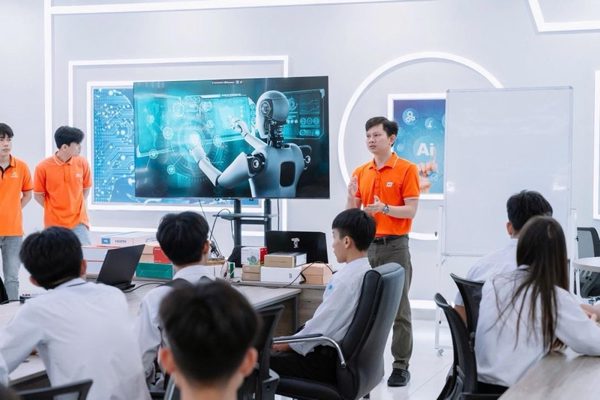 Đổi mới vai trò người thầy trong kỷ nguyên AI: Từ truyền thụ tri thức đến kiến tạo năng lực