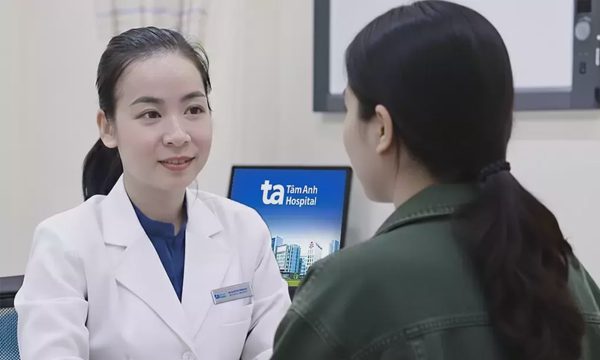 Đổi mùa có gây rụng tóc?