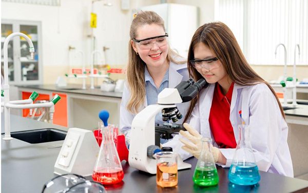 Đội ngũ giáo viên Royal School: Khơi mở tư duy trong lớp học Cambridge