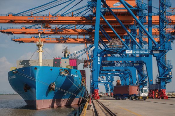 Đổi thay diệu kỳ bên trong siêu cảng ở thành phố giàu có bậc nhất miền Bắc