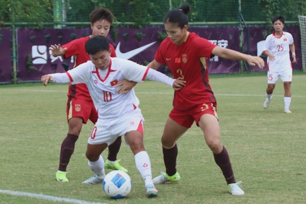 Đội tuyển nữ Việt Nam thua Trung Quốc 0-3 trước thềm Asiad 20