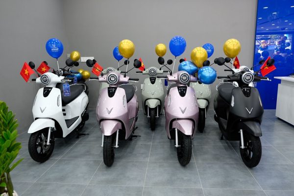 Đổi xe máy xăng lấy xe máy điện VinFast, khách được hỗ trợ thêm đến 3 triệu đồng