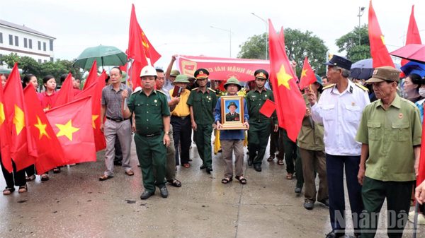 Đón anh về trong sớm mùa Thu