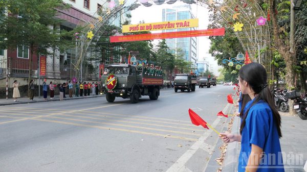 Đón các liệt sĩ về cùng đồng đội