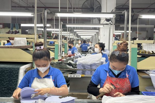 Đơn hàng lớn thưa dần, doanh nghiệp xoay xở mùa cuối năm