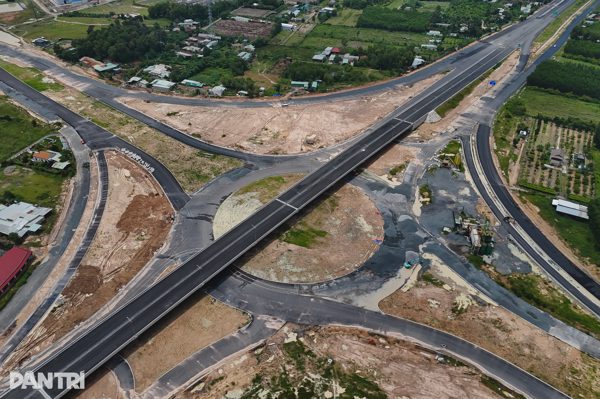 Dồn lực hoàn thiện 5km Vành đai 3 TPHCM qua Đồng Nai