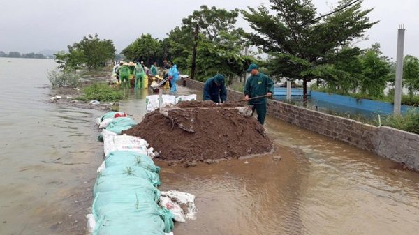Dồn sức chống úng ngập sau mưa lớn