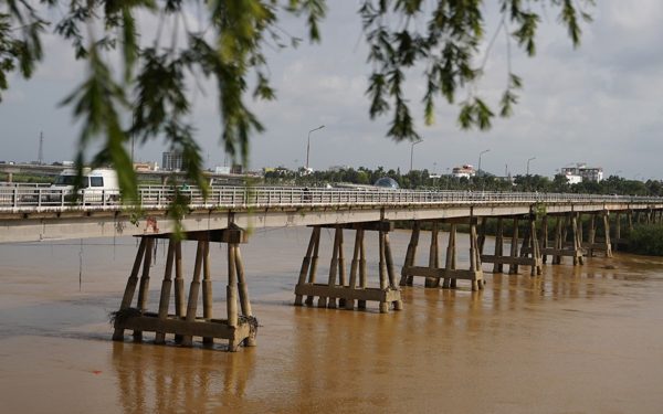 Đóng cầu Trà Khúc 1, xe cộ ở đô thị Quảng Ngãi đi lại thế nào?