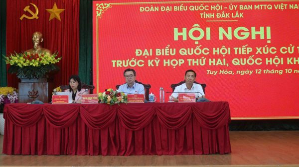 Đồng chí Nguyễn Thanh Nghị, Trưởng ban Chính sách, Chiến lược Trung ương tiếp xúc cử tri tại Đắk Lắk
