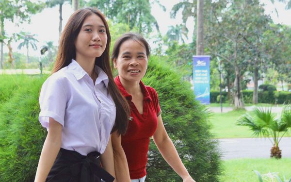 Đông Hà chào đón 130 tân sinh viên Quảng Trị vượt khó được trao học bổng tiếp sức đến trường 2026