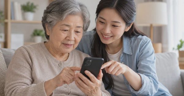 Đồng hành cùng người lớn tuổi kiểm chứng thông tin, bảo vệ sức khỏe