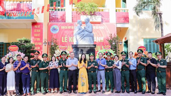 Đồng loạt khánh thành tượng đài “Nghe lời non nước” tại các đơn vị Biên phòng ở Hải Phòng