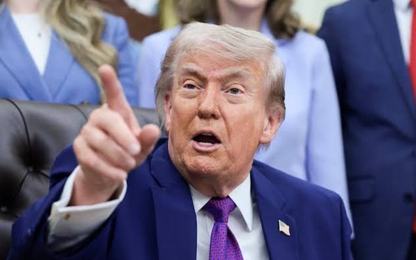 Đồng minh thất cử, bị thu hộ chiếu, ông Trump tố bầu cử Brazil gian lận