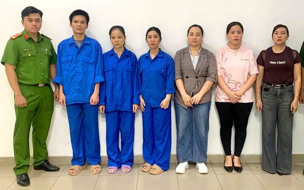 Đồng Nai bắt nhóm livestream bán thuốc chấm nhức răng VP, liền sẹo VP