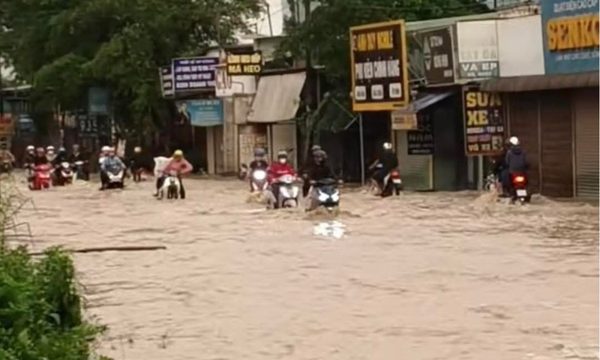Đồng Nai: Mưa từ sáng đến tối, nhiều khu vực bị ngập sâu