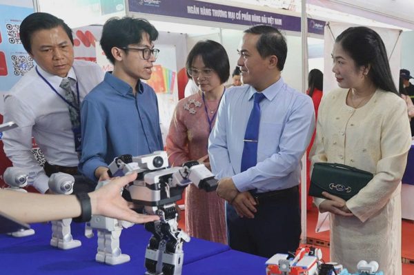 Đồng Nai xác định chuyển đổi số lấy người dân và doanh nghiệp làm trung tâm