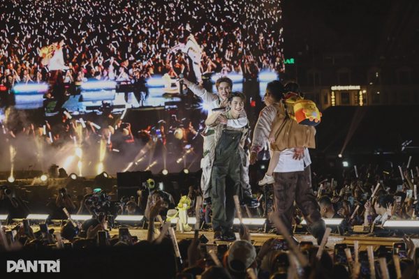 Đông nghẹt người tới xem concert, khách sạn ở TPHCM tìm cách tăng chi tiêu