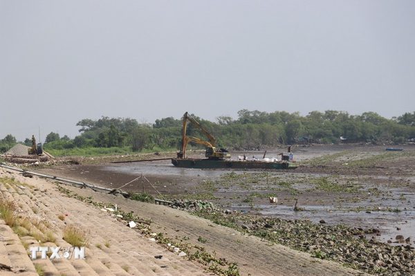 Đồng Tháp triển khai dự án chống xói lở đê biển Gò Công