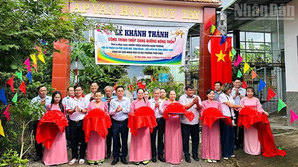 Đồng Tháp: Tuyến đường liên ấp Thủy Tây được thắp sáng