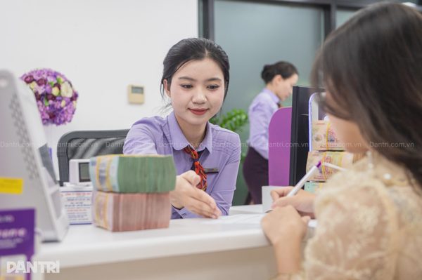 Dòng tiền “lên app”: Ai được lợi và ai phải gánh rủi ro?