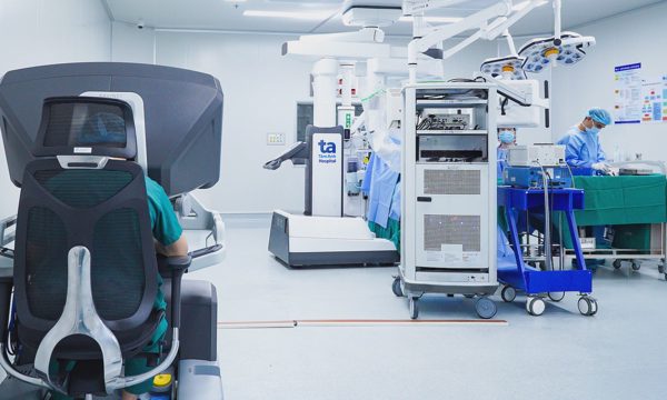 Đột ngột yếu liệt do u tuyến thượng thận