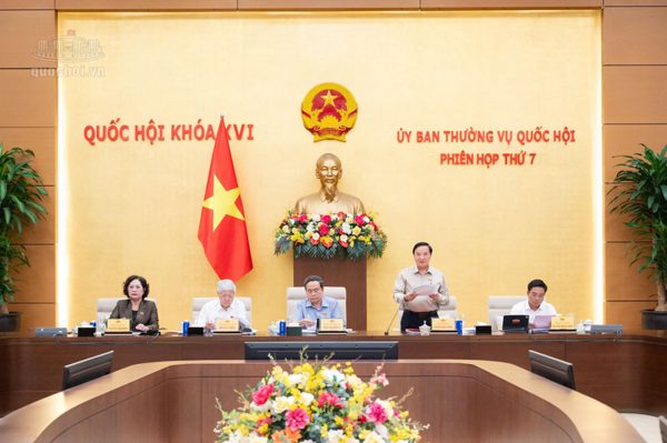 Đột phá nhưng thận trọng