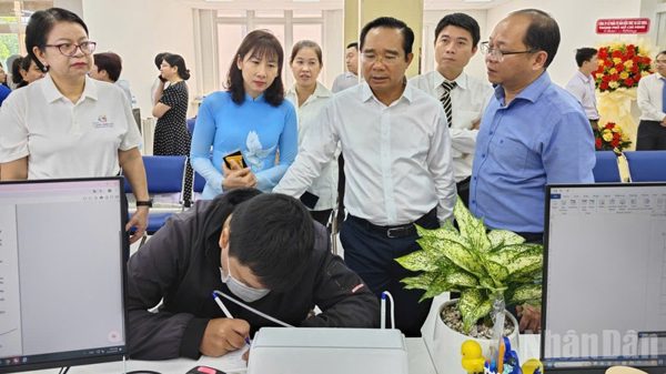Đột phá với những mô hình cải cách hành chính sáng tạo