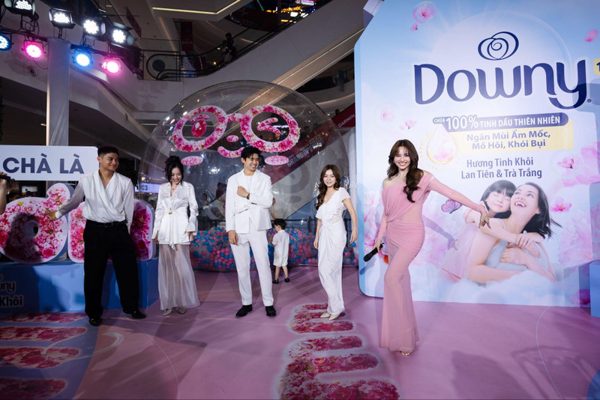 Downy ra mắt Trường học Tinh Khôi, hai 'giáo viên' đặc biệt cùng đứng lớp