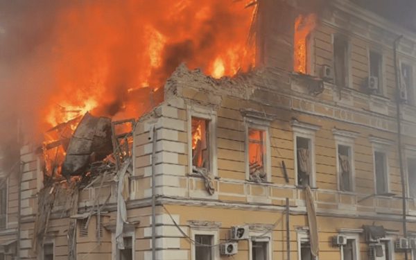 Drone lao xuống Viện hàn lâm Khoa học quốc gia Ukraine, Nga nói bắt Kiev 'trả giá'