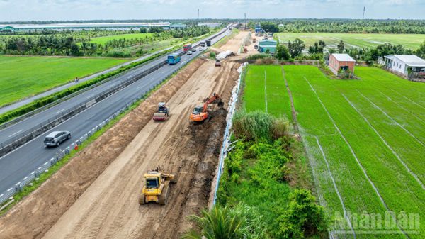 Dự án mở rộng đường cao tốc Thành phố Hồ Chí Minh-Trung Lương-Mỹ Thuận thiếu mặt bằng