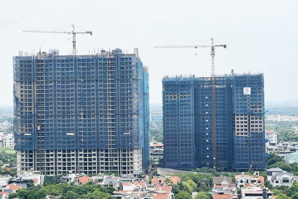 Dự án ở phường từng đông dân nhất Hà Nội nhiều lần lỡ hẹn, 3 tòa chung cư vẫn ngổn ngang