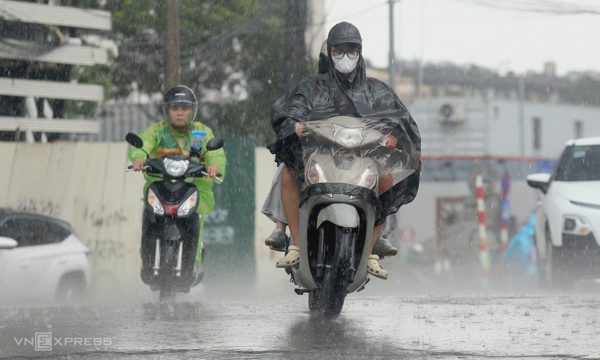 Dự báo Hà Nội mưa lớn giờ tan tầm