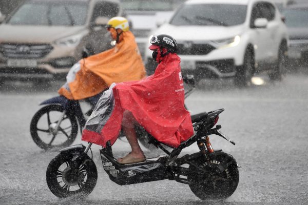Dự báo thời tiết 10/10/2026: Không khí lạnh tăng cường, miền Bắc mưa to cục bộ