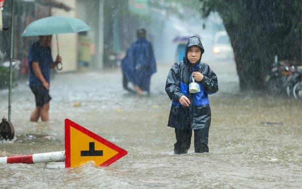Dự báo thời tiết 17/9: Bắc Bộ, Thanh Hoá và Nghệ An mưa lớn, nguy cơ ngập lụt