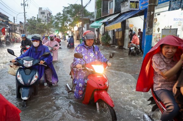Dự báo thời tiết 23/9: Dải hội tụ mạnh, Huế đến Nam Bộ mưa lớn như trút nước