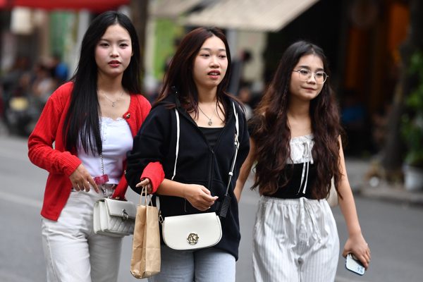 Dự báo thời tiết 26/10/2026: Miền Bắc giảm nhiệt nhẹ, Trung Bộ mưa rải rác